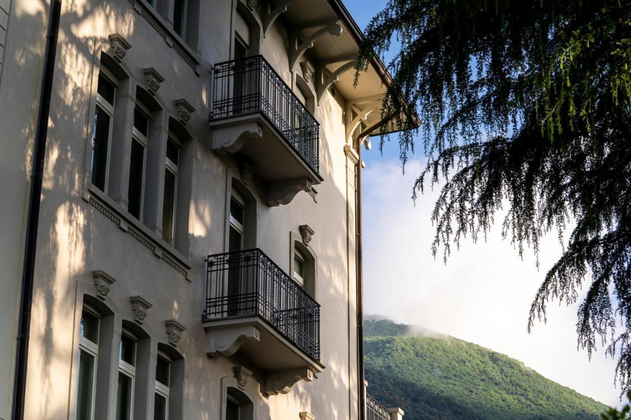 Hotel Bella Riva Gardone Riviera Exterior photo